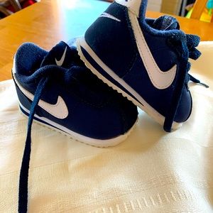 Like New Nike Size 3 Tennis Shoes 👟